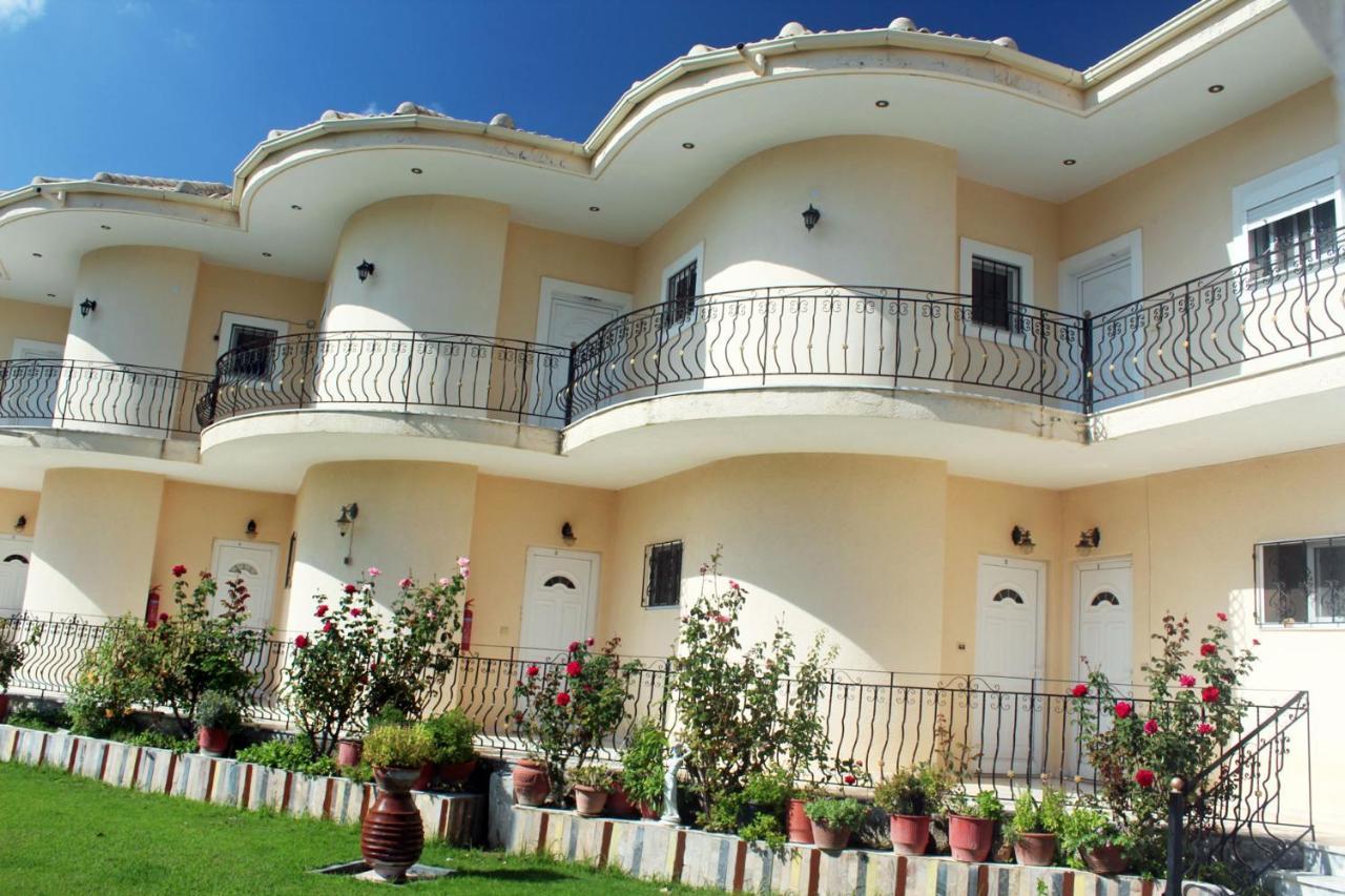 פלטאריה Ilektra Apartments Blue & Red מראה חיצוני תמונה