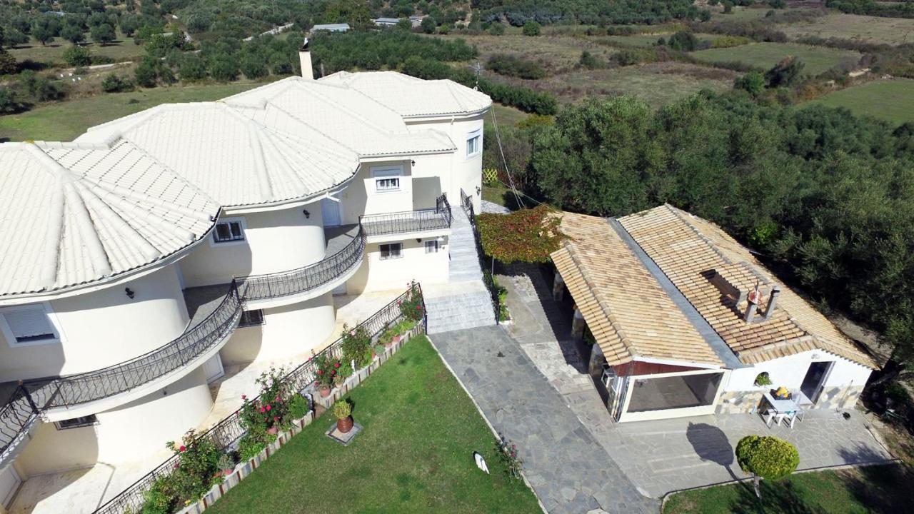 פלטאריה Ilektra Apartments Blue & Red מראה חיצוני תמונה