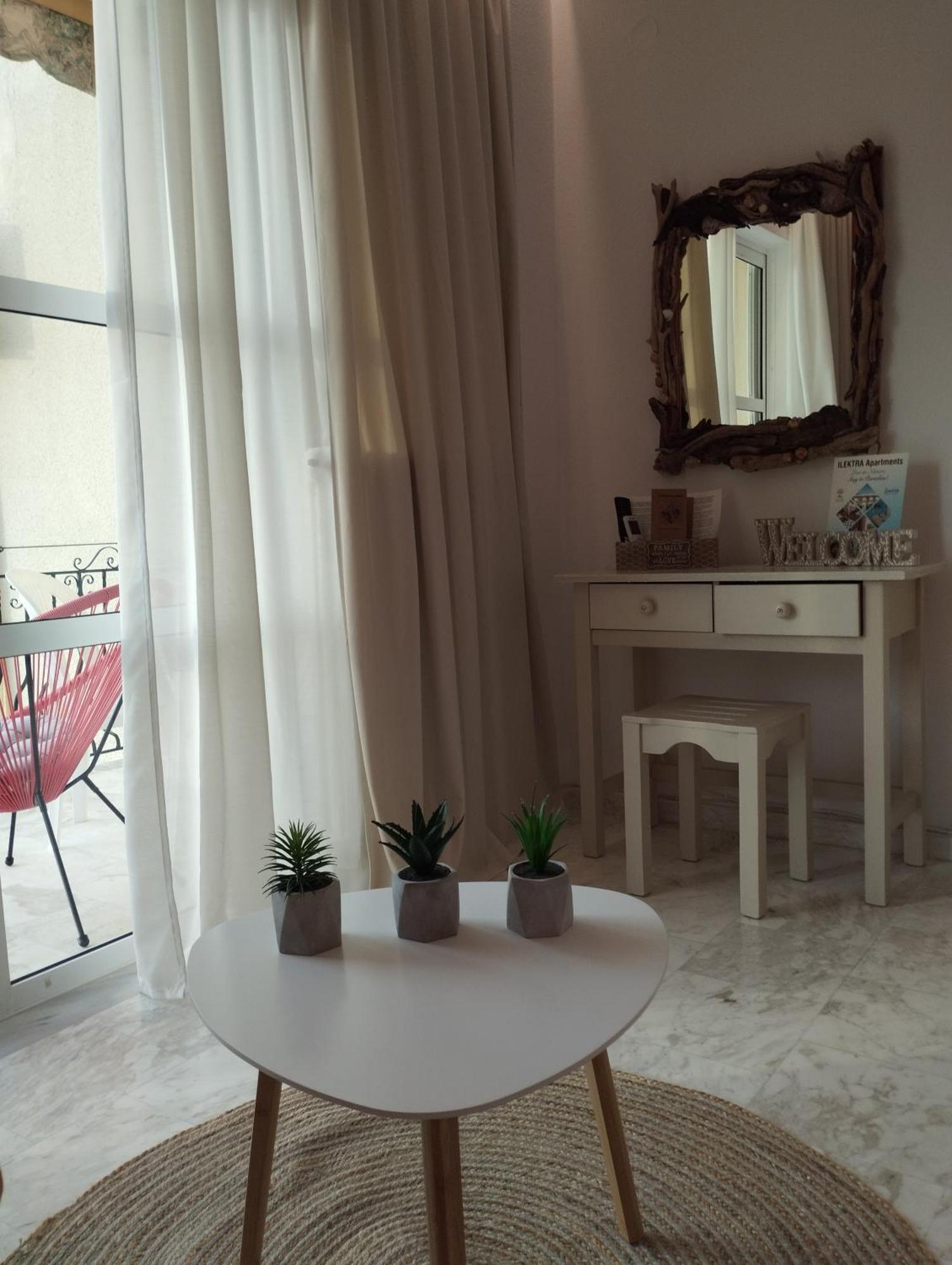 פלטאריה Ilektra Apartments Blue & Red מראה חיצוני תמונה